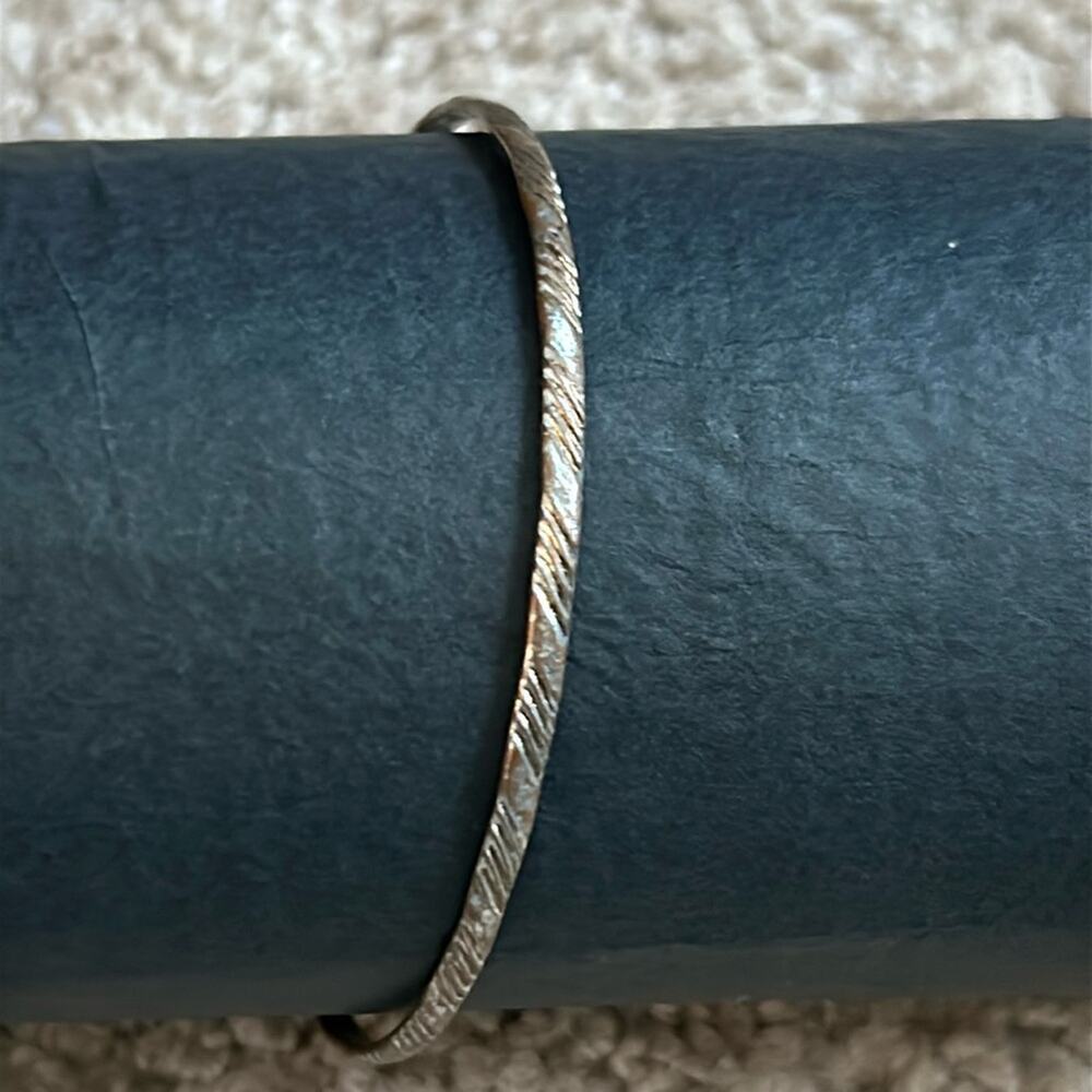 Women’s vintage dainty silver‎ tone bangle bracelet one size measurement shown